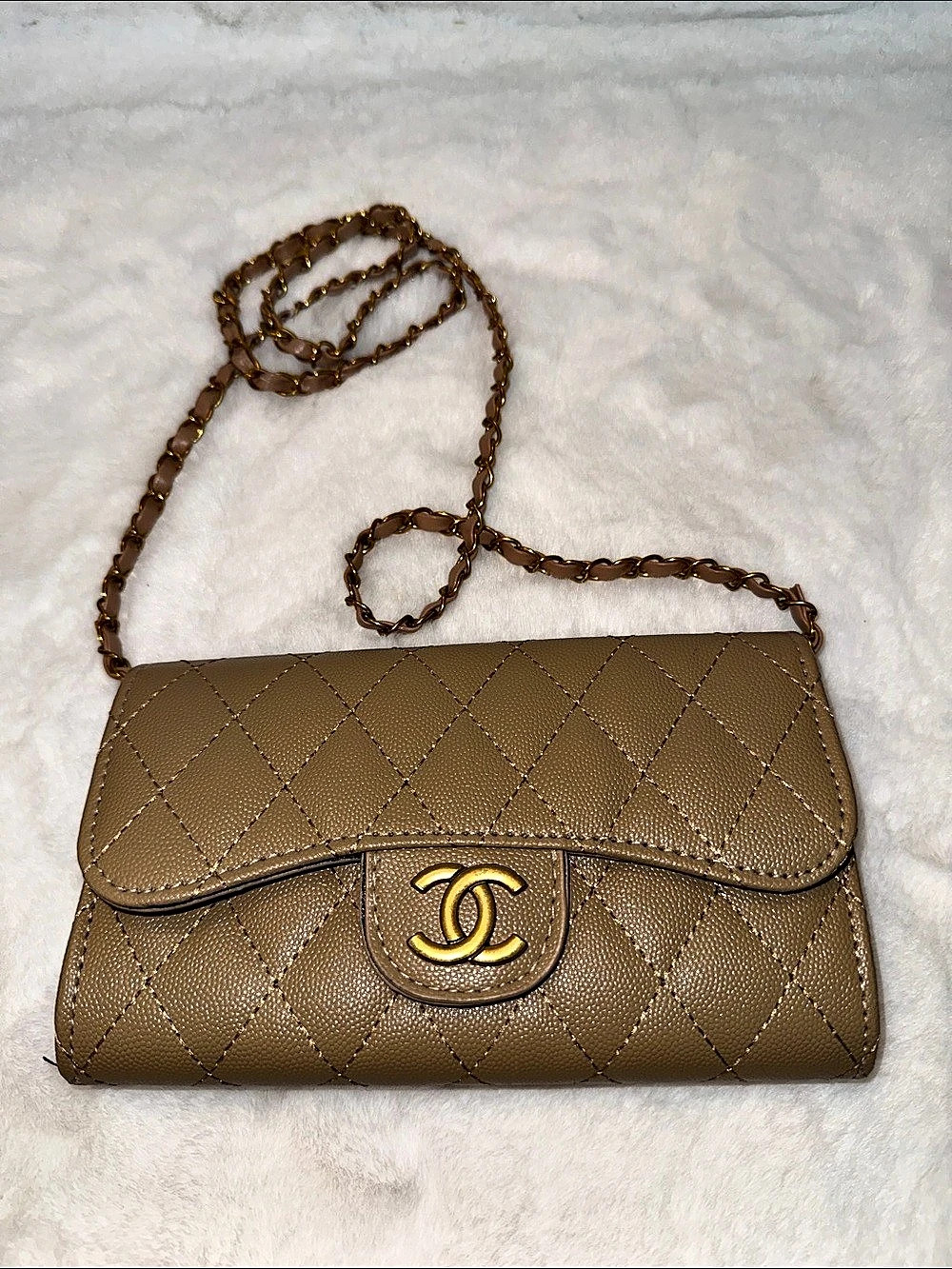 Source Unknown Classic Quilted Wallet on Chain WOC Clutch in Tan